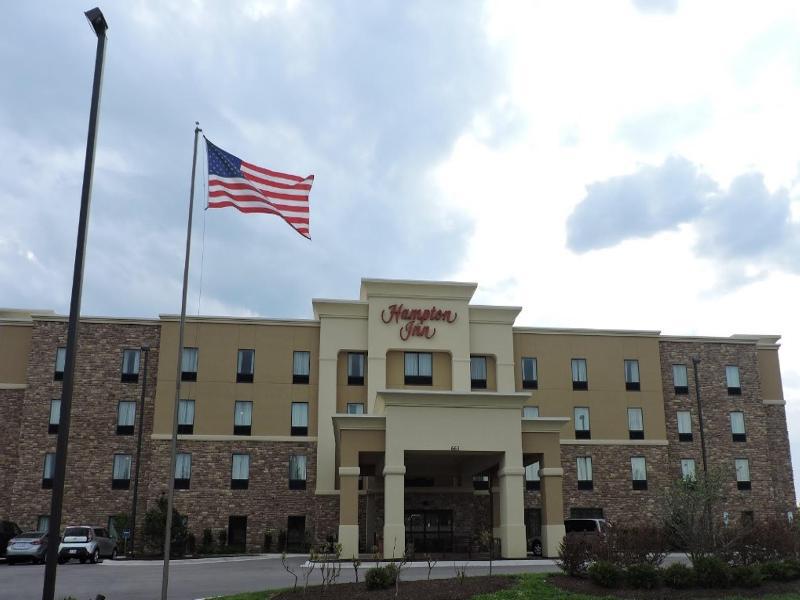 Hampton Inn Dekalb - Near The University Екстер'єр фото