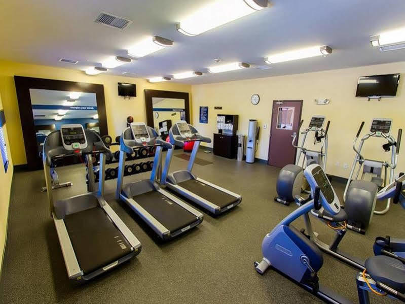 Hampton Inn Dekalb - Near The University Екстер'єр фото